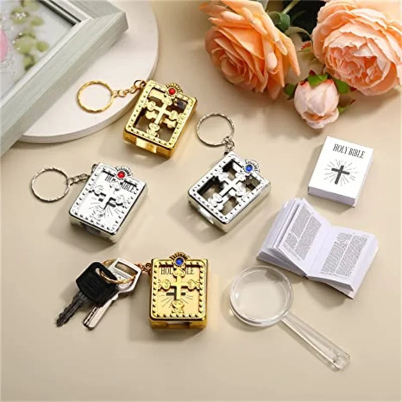 Creative Mini Holy Bible Keychain Pageable English Bible Book Key Ring Metal Jesus Cross Religious Pendant Church Souvenir Gifts