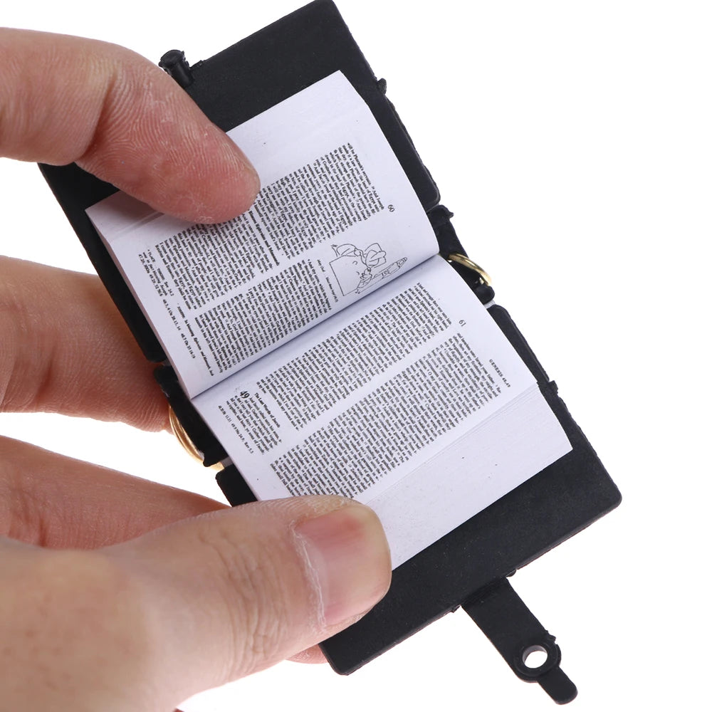 Metal Mini Bible Keychains English HOLY BIBLE Small Size Jesus Cross Keyrings For Sunday School Prize